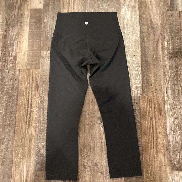 Lululemon wunder unders cropped - Picture 2 of 3